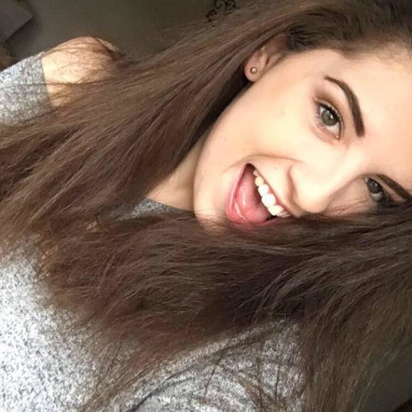 Meet your Posher, Krista - Picture 1 of 1